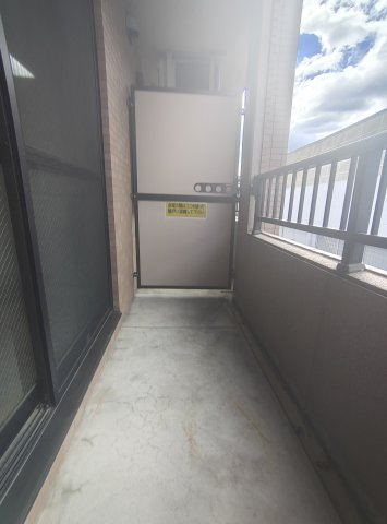 西灘駅前ハイツのバルコニー