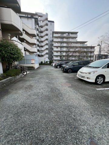 クレスト289の駐車場