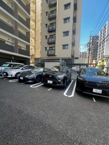 LIBTH博多駅南Ⅲの駐車場