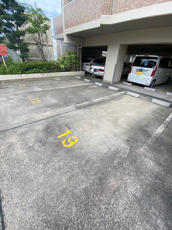 ラ・フォルテ仁川の駐車場