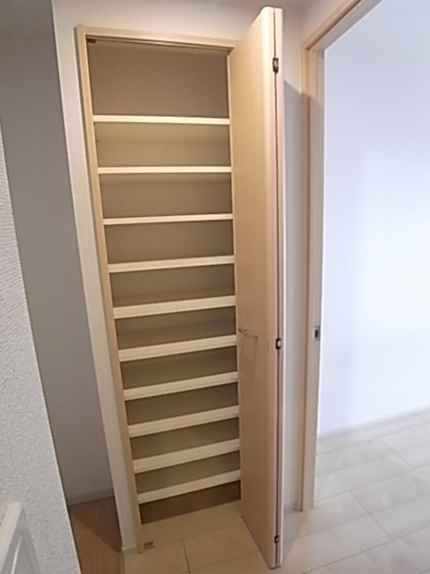 モンマール三宮の収納