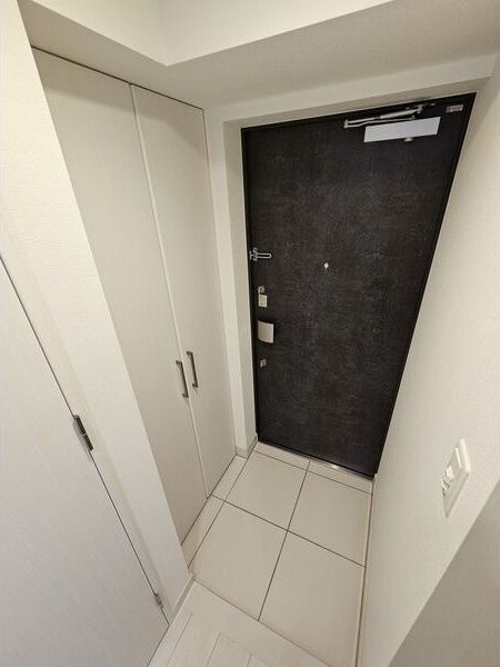 ディアレイシャス上前津の玄関