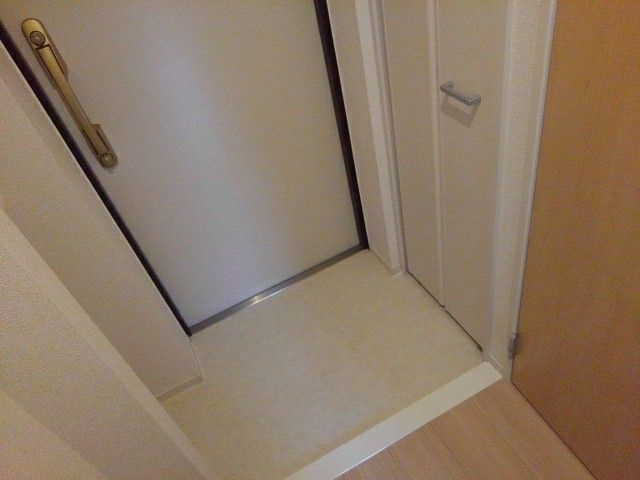 トゥットフェリーチェ横浜の玄関