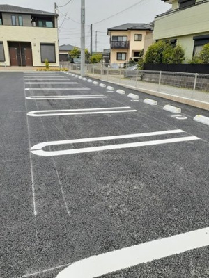 【駐車場】 | キャッスル　ドマーニ　木更津 | 駐車場があるので、車を買う予定の方も安心です