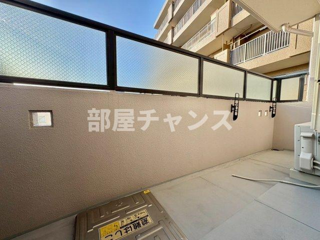 ヒルズ花の木のバルコニー
