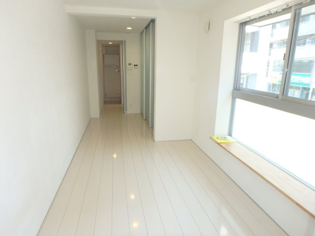アルテ元住吉【arte元住吉】の洋室|角部屋につき窓有！採光、換気、プラバシー面でメリットあり♪