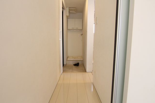 アルテ元住吉【arte元住吉】のその他|洗濯機置場の上部には洗剤などの小物収納可能！