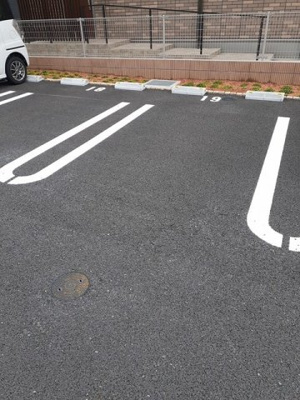 【駐車場】 | タートルヒルズ３ｒｄ | 駐車場があるので、車を買う予定の方も安心です