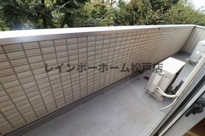 仲介手数料（賃料の1.10ヵ月）の50％OFF対象物件！のバルコニー
