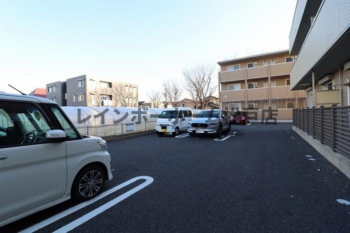 仲介手数料（賃料の1.10ヵ月）の50％OFF対象物件！の駐車場