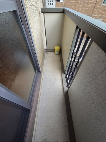 稲城市矢野口のアパートのバルコニー
