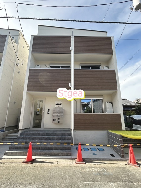 ジーメゾン与野中央のエントランス