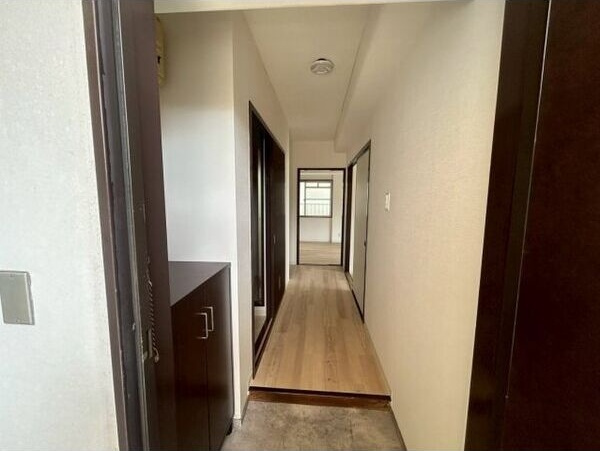 ベレッツァ白山の玄関