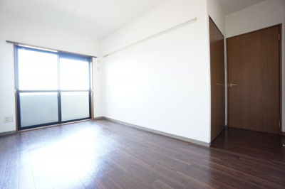 【寝室】 | エコガーデンA棟 | ※同物件、同タイプ、間取り反転のお部屋です