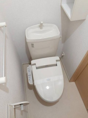 【トイレ】 | サンヴィレッジ | ゆったりとした空間のトイレです