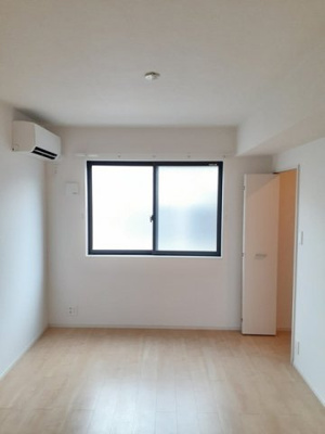 【内装】 | アルル | 内装は落ち着いています