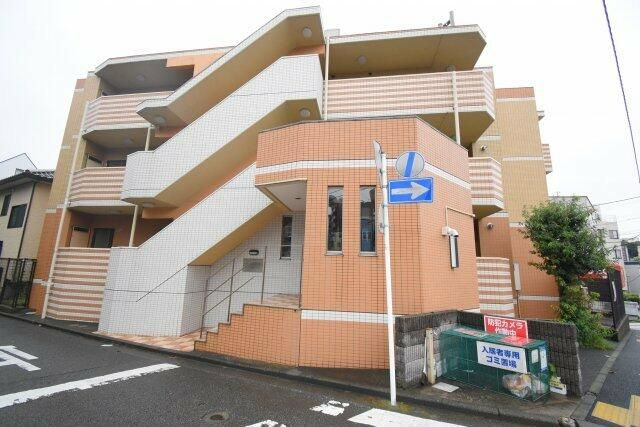 ティーリーフ横浜レジーナ