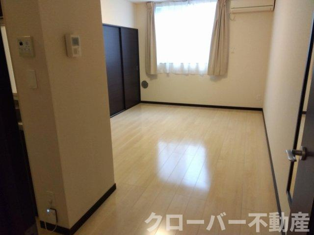 レオネクスト瀬戸の居間・リビング