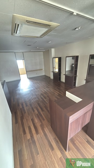 岩倉市店舗事務所の内装