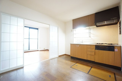 【居間・リビング】 | カーサみつわ台F | ※同物件、同タイプのお部屋です