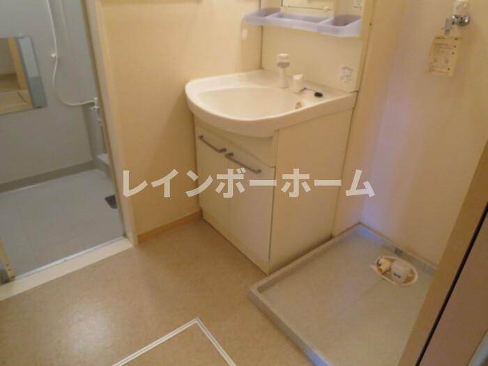 エスペランサ　仲介手数料（賃料の1.10ヵ月）の50％OFF対象物件！の洗面所|コンパクトで使いやすい洗面所