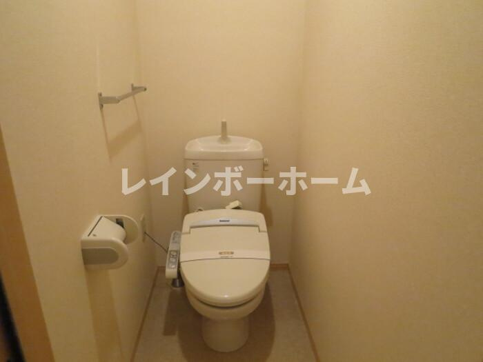 エスペランサ　仲介手数料（賃料の1.10ヵ月）の50％OFF対象物件！のトイレ|落ち着いた色調のトイレです