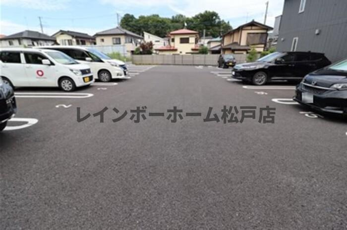仲介手数料（賃料の1.10ヵ月）の50％OFF対象物件！の駐車場