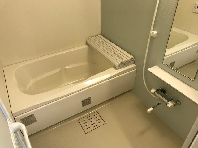 フォレットＡの浴室