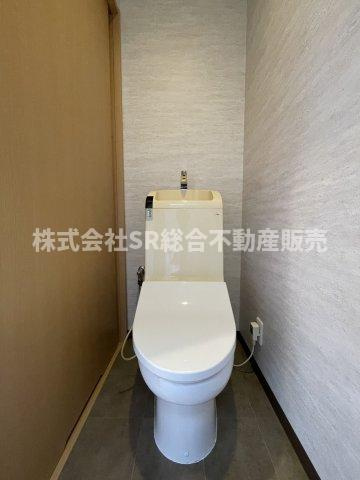 末広町中古戸建のトイレ|2Fトイレは温水洗浄便座付きです♪
