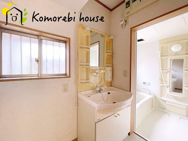 上尾市上　1期　中古戸建の独立洗面台|独立洗面台で身支度をすべて済ませてしまいましょう