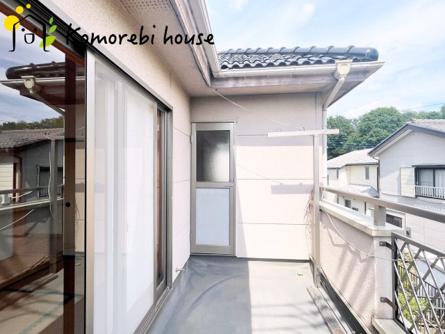 上尾市上　1期　中古戸建のバルコニー|暖かな日差しのふりそそぐバルコニー