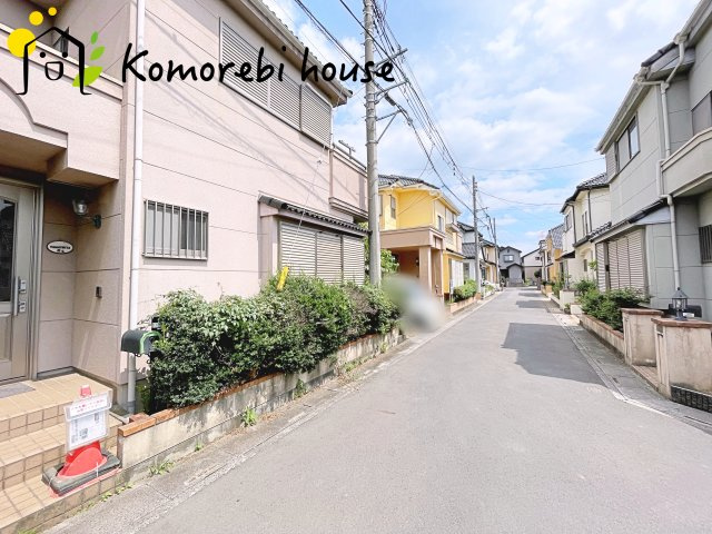 上尾市上　1期　中古戸建の前面道路含む現地写真|前面道路含む現地写真です