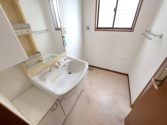 いぶき野一戸建の洗面所|リフォーム前になります。