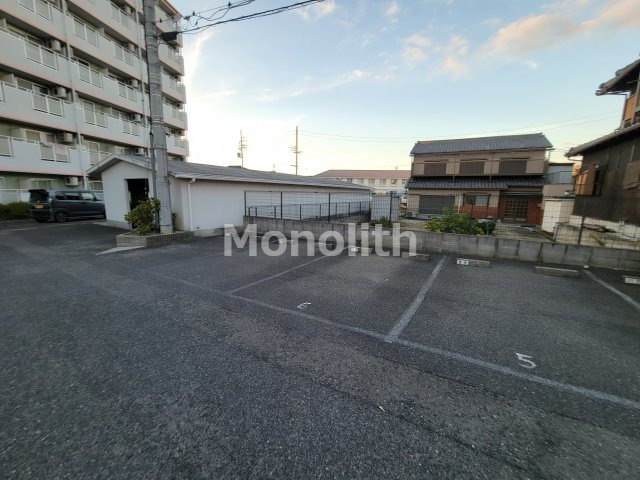 ひまわりコーポの駐車場