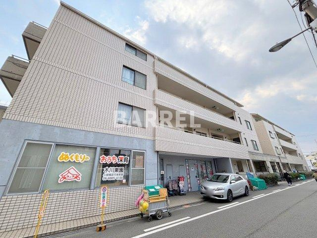 ライフステージ新大阪の外観