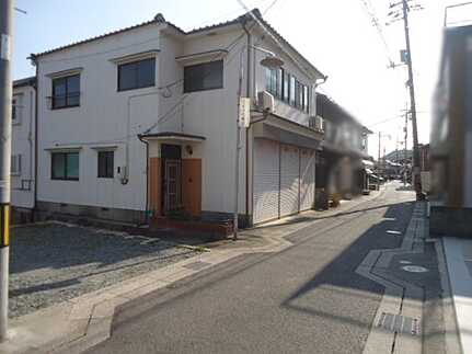 呉市川尻町東3丁目中古戸建の前面道路含む現地写真
