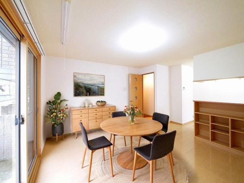 リヴェール（小泉町）の居間・リビング|CGで家具等を配置したもので家具等は含まれません