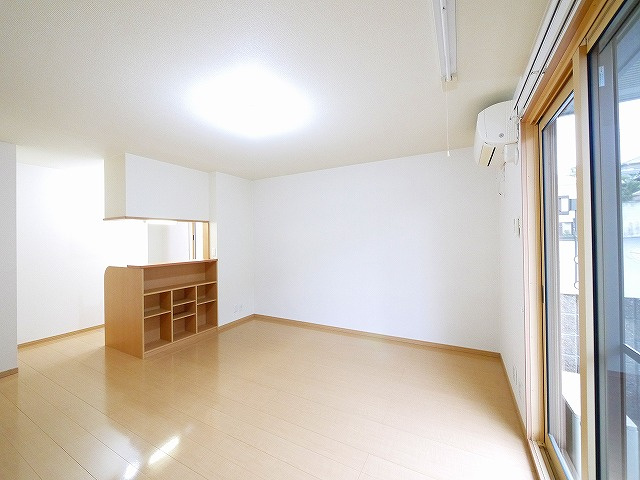 リヴェール（小泉町）の寝室|開放的な寝室です