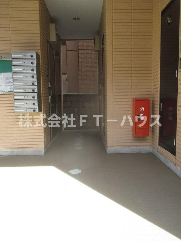 リブリ・イーストヒル NⅡの玄関