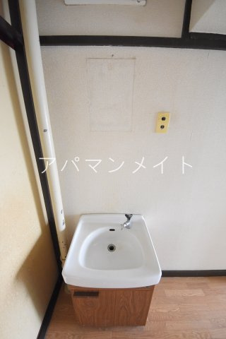 【洗面所】 | 栄昇ハイツ | 独立洗面台です