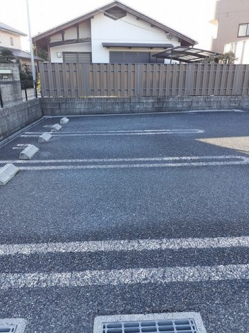 ルミエール扶桑の駐車場