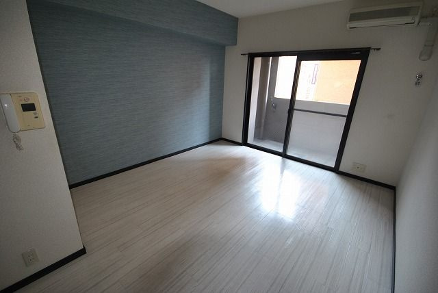 福岡市博多区住吉２丁目の賃貸マンションの居間・リビング