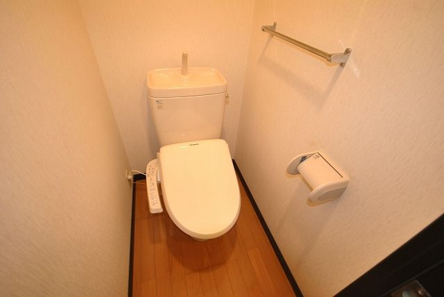 福岡市博多区住吉２丁目の賃貸マンションのトイレ