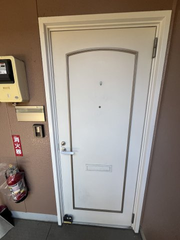 グリーンコートBの玄関