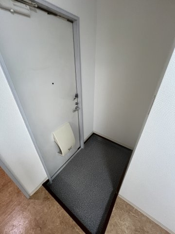グリーンコートBの玄関