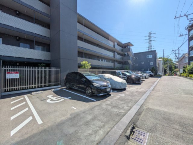 アグロラトス　ヒサリコの駐車場
