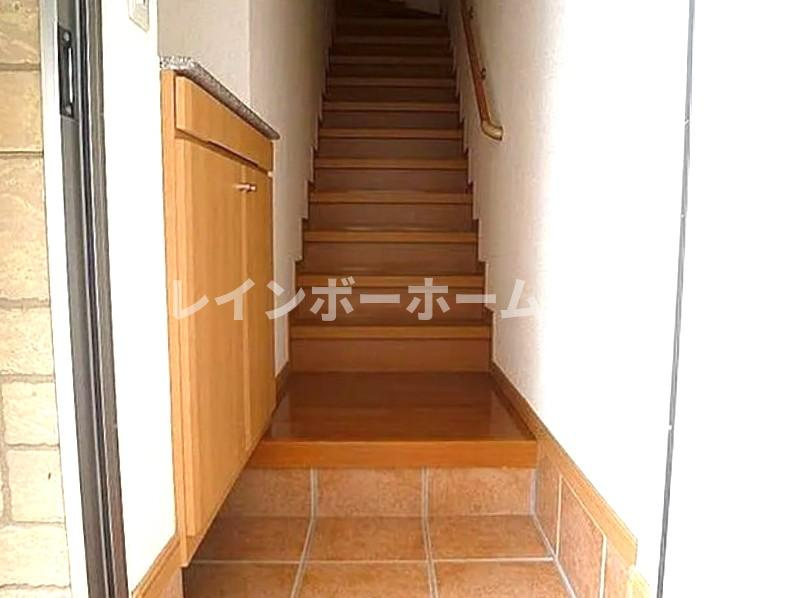 特典：仲介手数料が半額です!!の玄関|シンプルで使いやすい玄関です