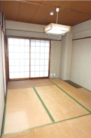 熊谷オリエンタルマンションの和室