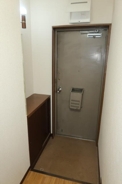 熊谷オリエンタルマンションの玄関
