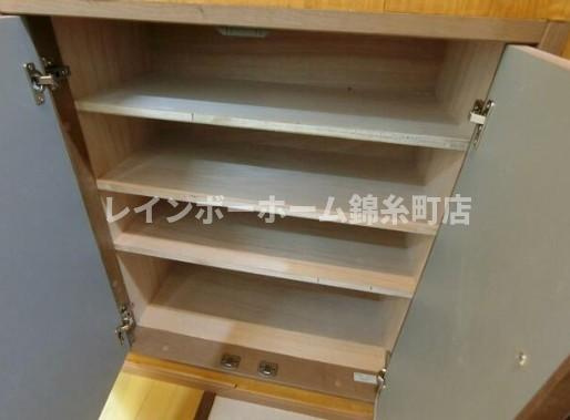 ウッドハウス彩の玄関